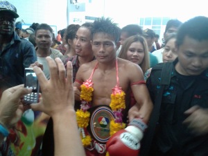 Satanfaa emerging from Channel 7 Boxing Stadium after his points win against Design Rachanon last month