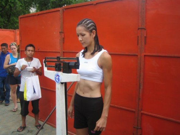 Weighing in at 118lb for the S-1 tournament at Sanam Luang, August 12th, 2006.